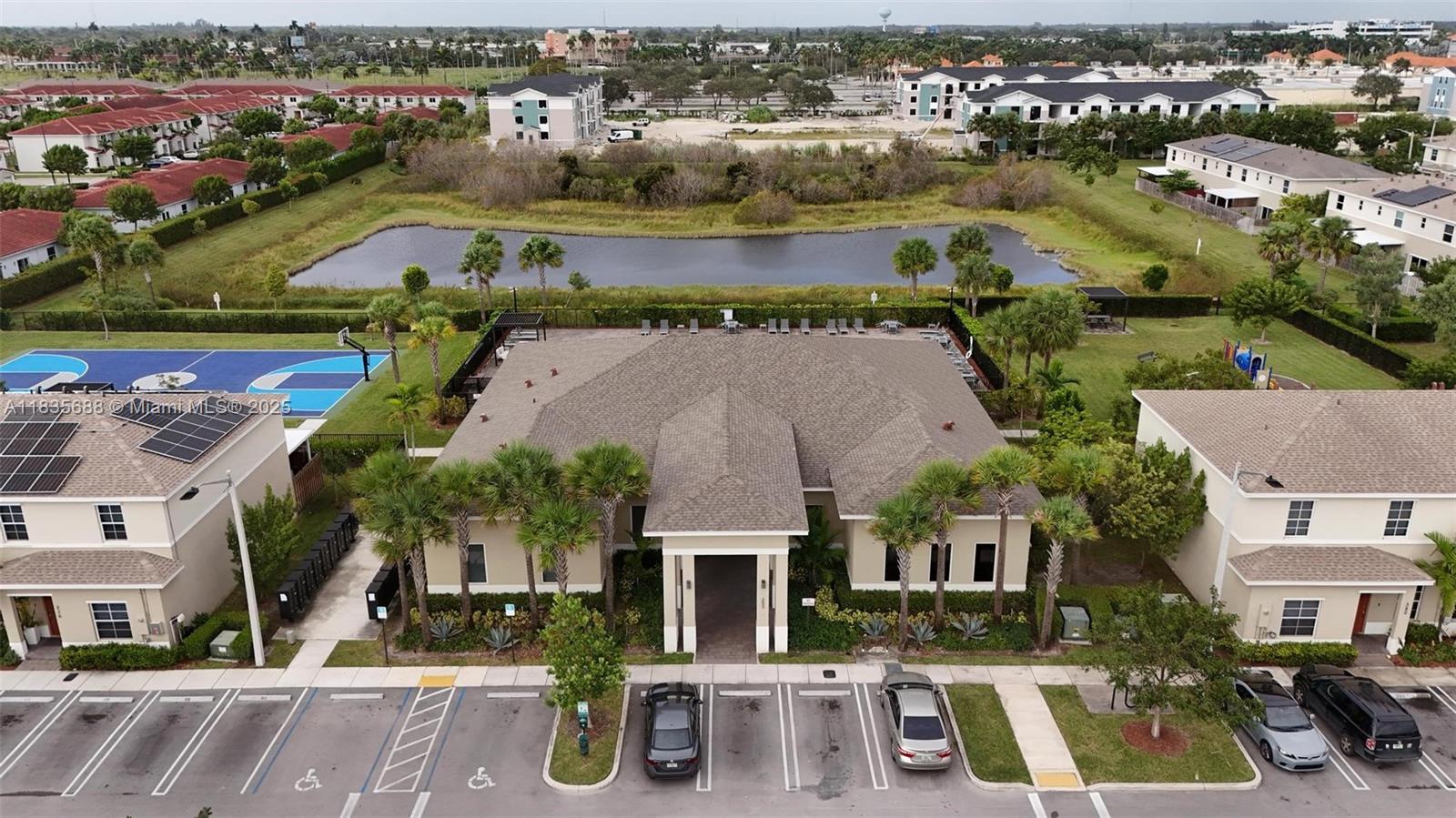 475 Ne 5th Ln Property Photo 28