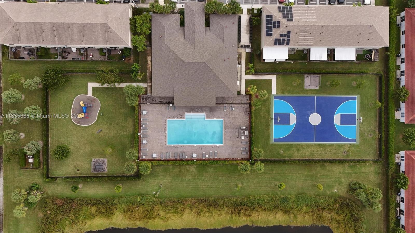 475 Ne 5th Ln Property Photo 31