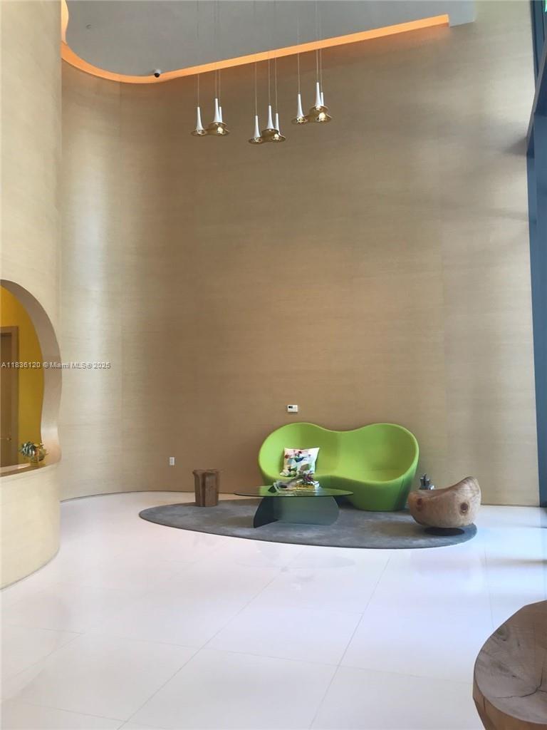 501 Ne 31st St 703 Property Photo 1