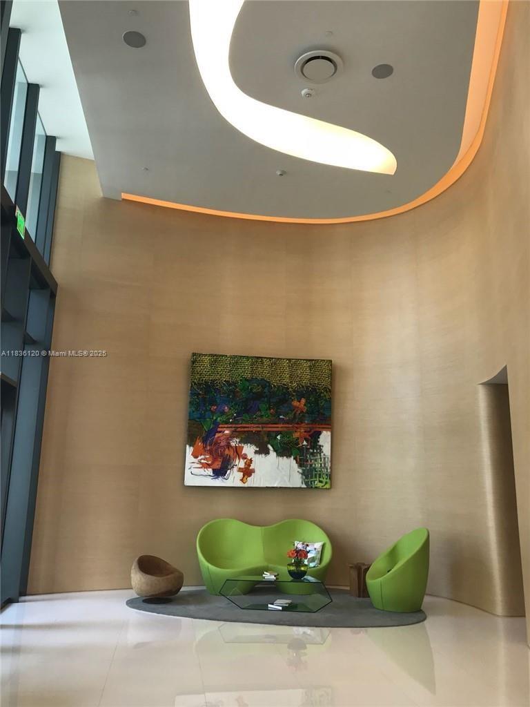 501 Ne 31st St 703 Property Photo 3