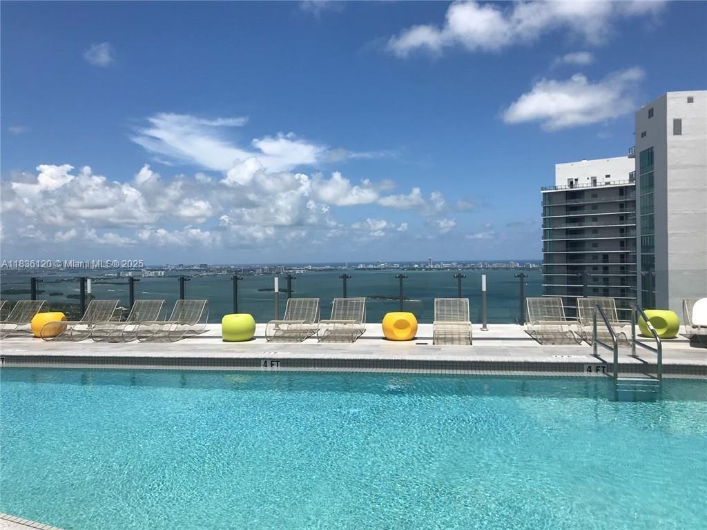 501 Ne 31st St 703 Property Photo 9