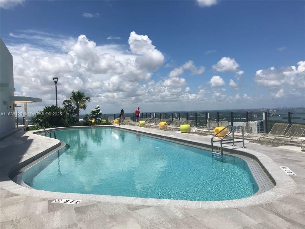 501 Ne 31st St 703 Property Photo 10