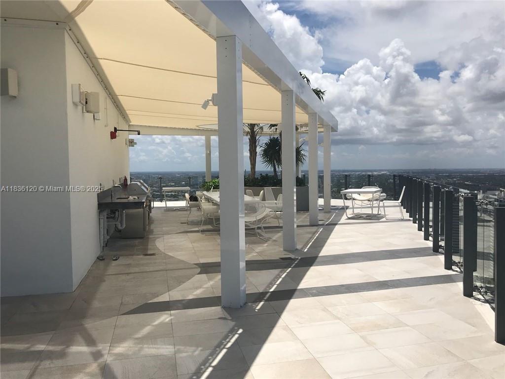 501 Ne 31st St 703 Property Photo 11