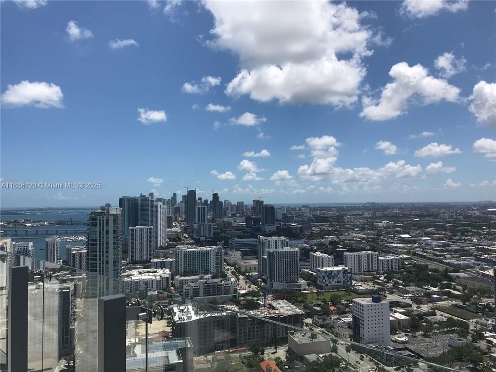 501 Ne 31st St 703 Property Photo 12