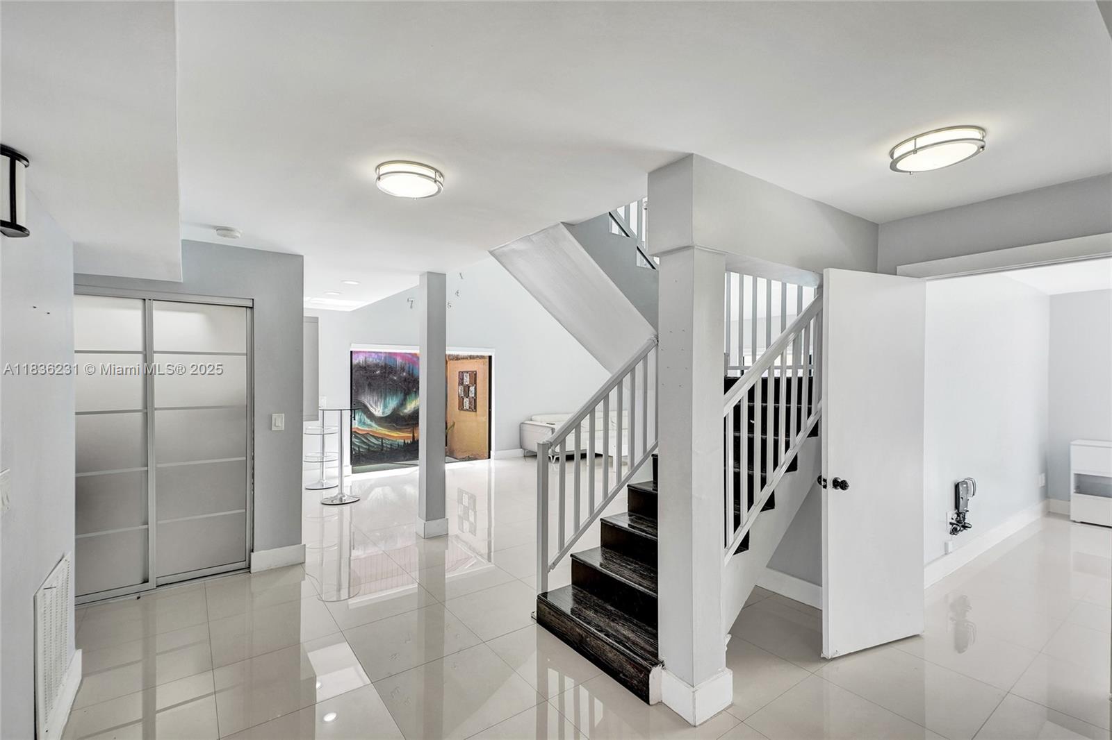 1000 Ne 204 Ln D Property Photo 4