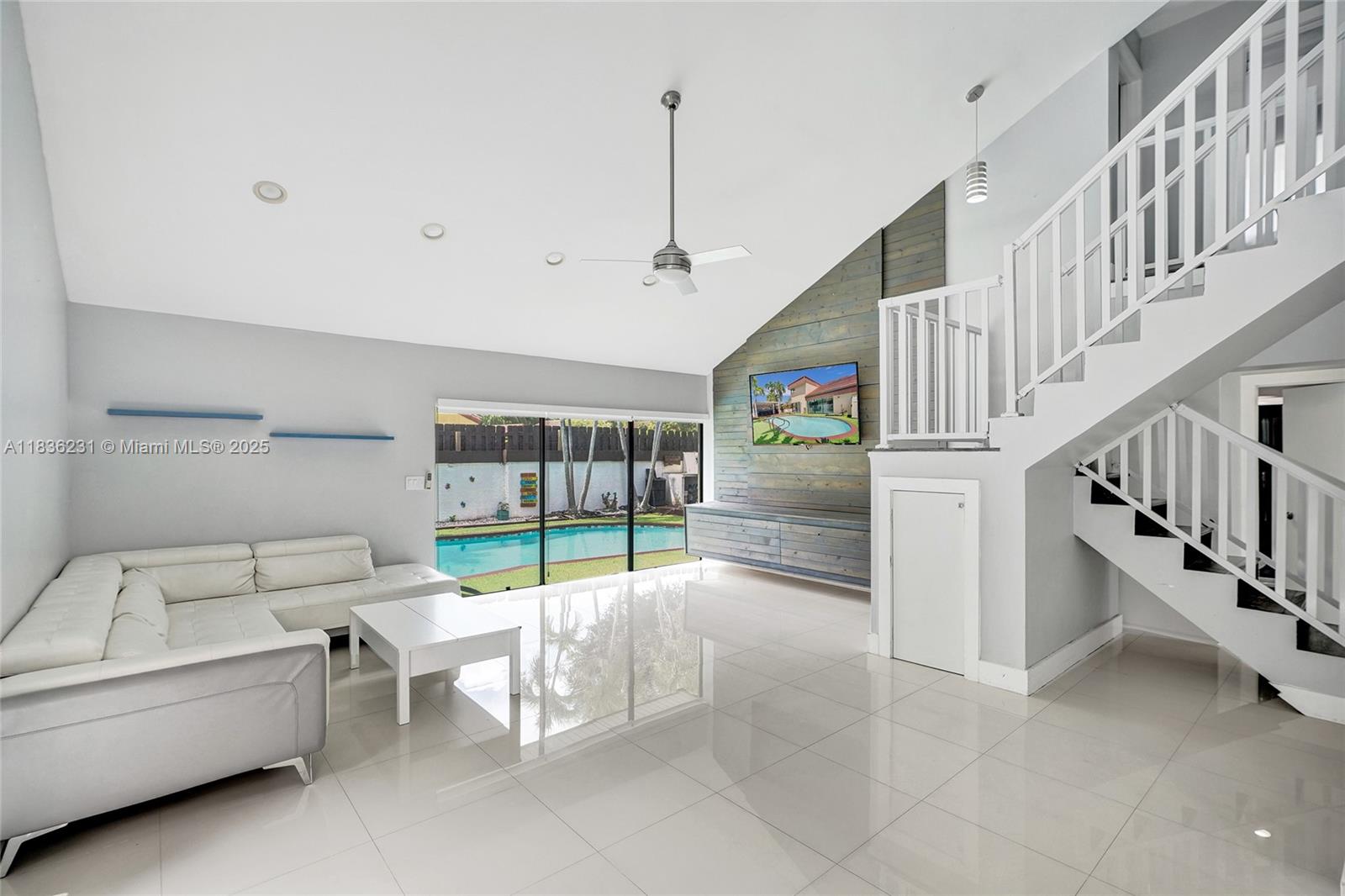 1000 Ne 204 Ln D Property Photo 5