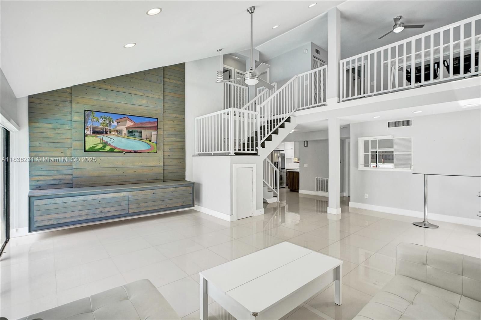 1000 Ne 204 Ln D Property Photo 6