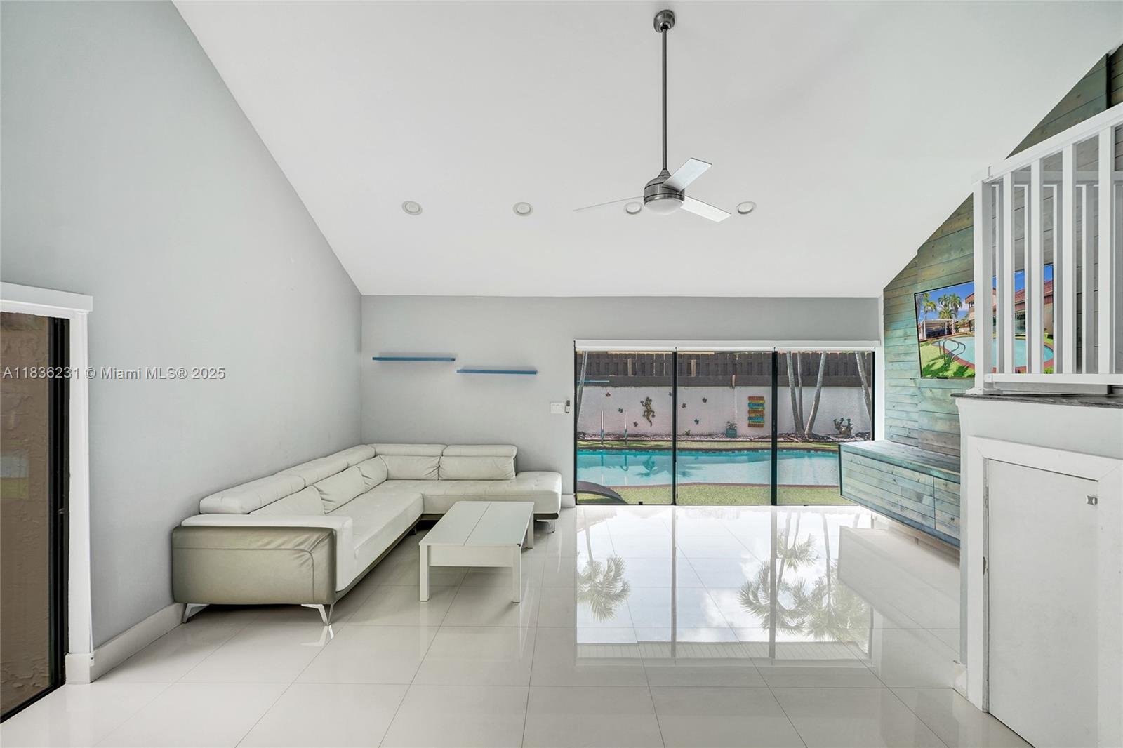 1000 Ne 204 Ln D Property Photo 8