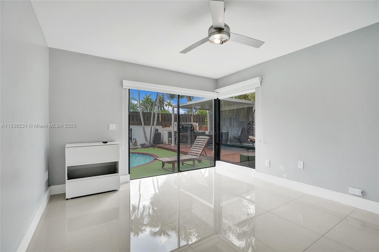 1000 Ne 204 Ln D Property Photo 10