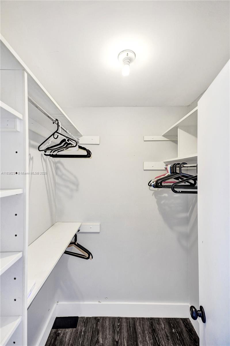 1000 Ne 204 Ln D Property Photo 22