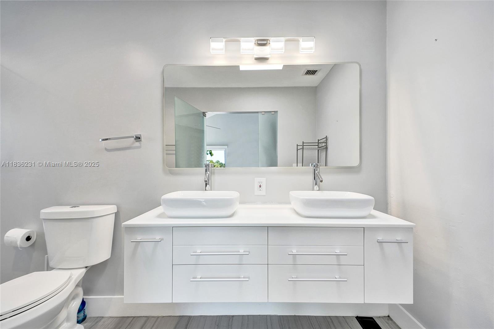 1000 Ne 204 Ln D Property Photo 28