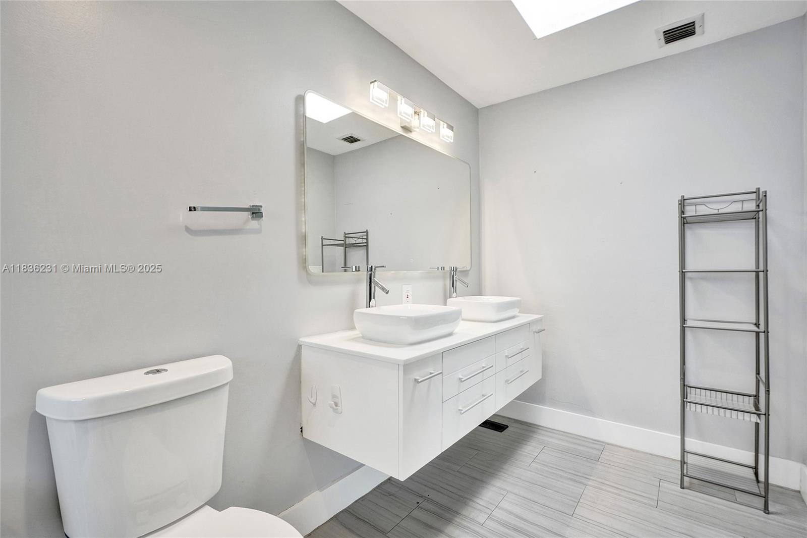 1000 Ne 204 Ln D Property Photo 31