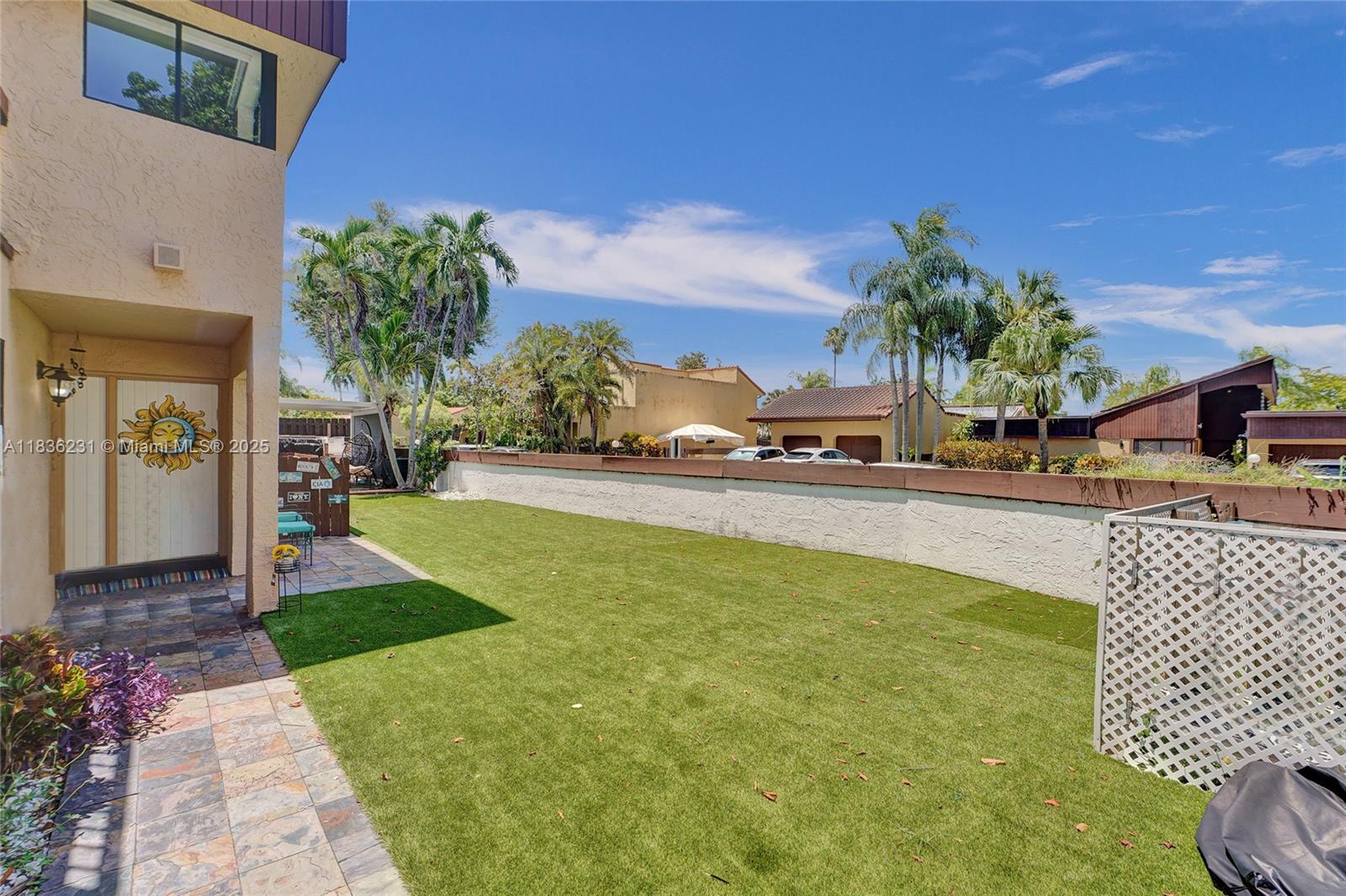 1000 Ne 204 Ln D Property Photo 46