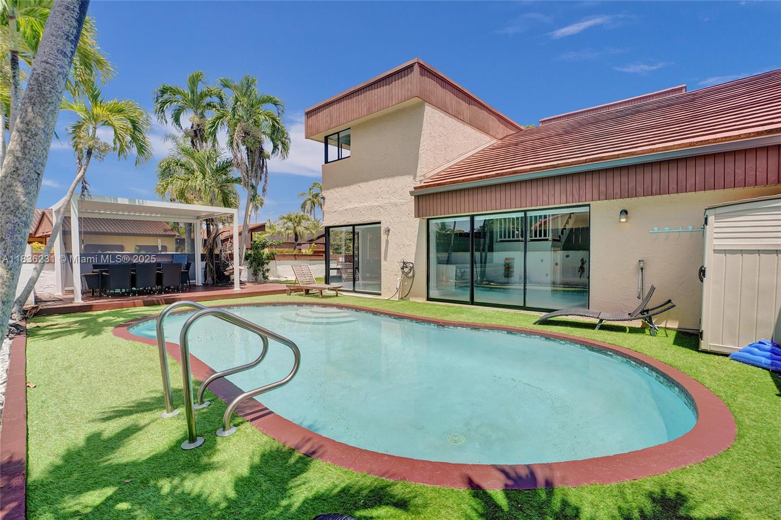 1000 Ne 204 Ln D Property Photo 52