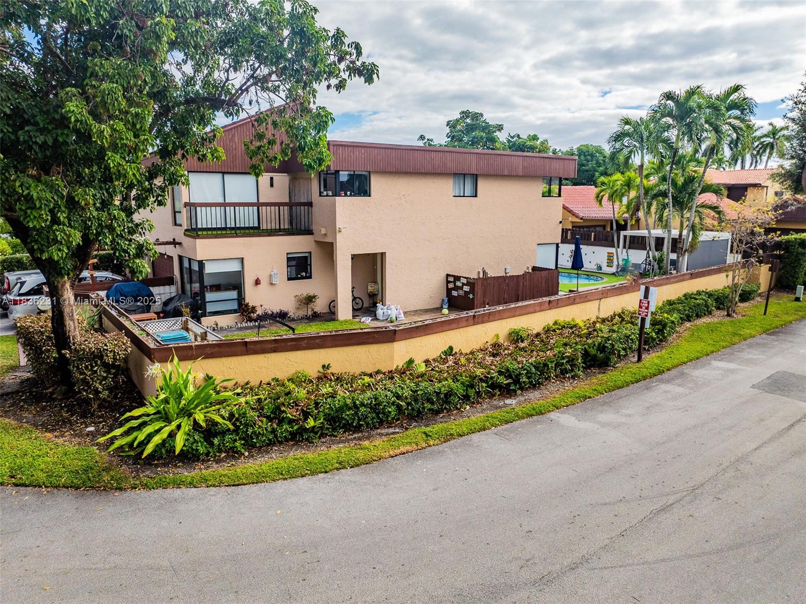 1000 Ne 204 Ln D Property Photo 59