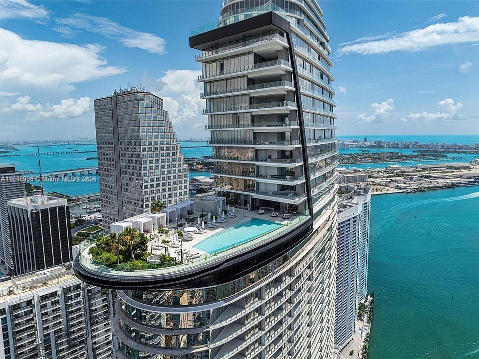 300 Biscayne Blvd Way 4707 Property Photo 1