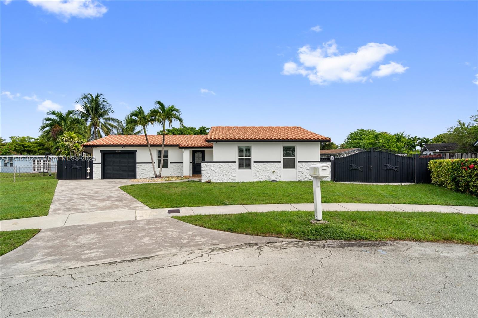 13611 Sw 77th St Property Photo 1