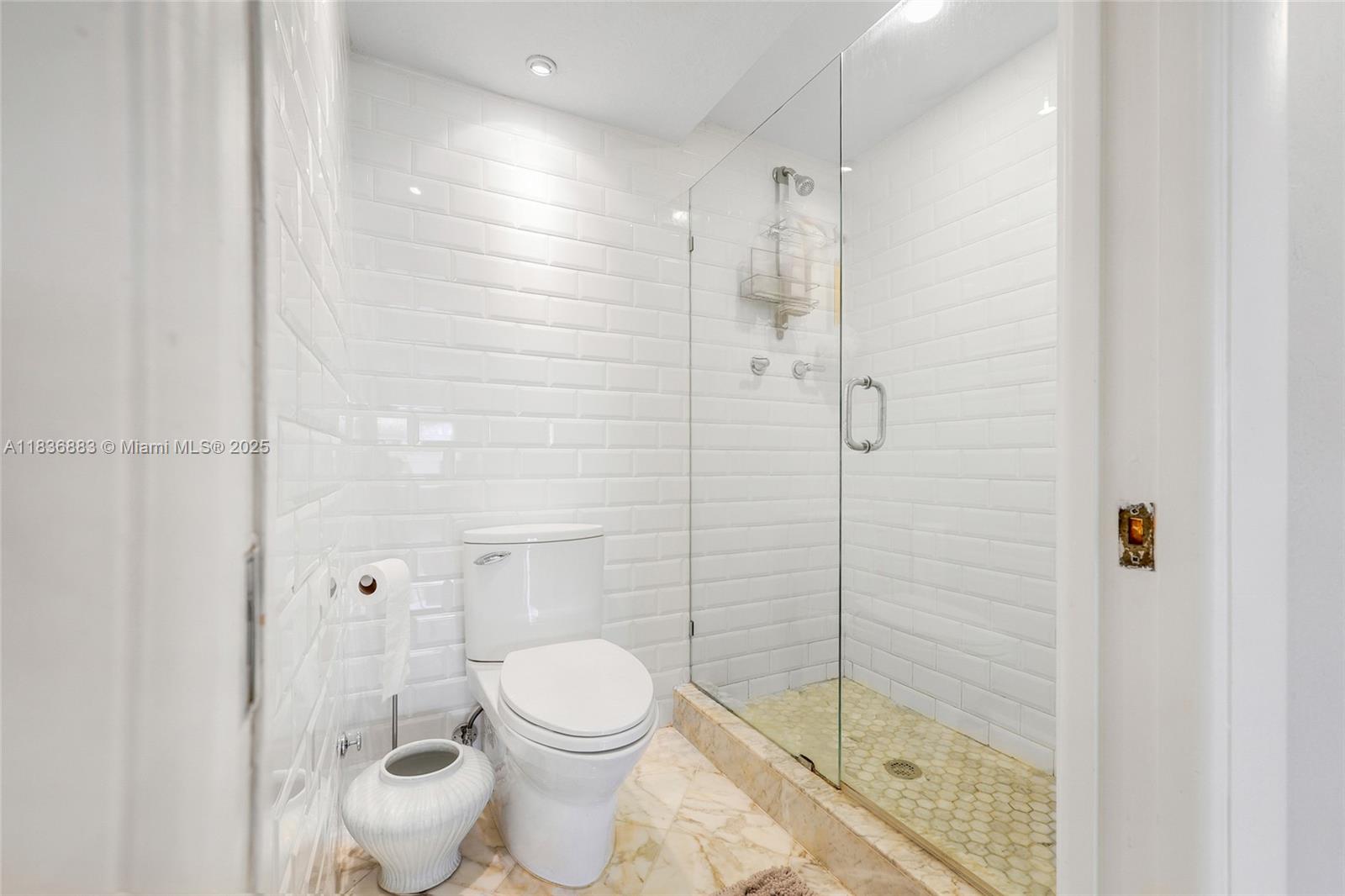 877 Ne 195th St 119 Property Photo 10