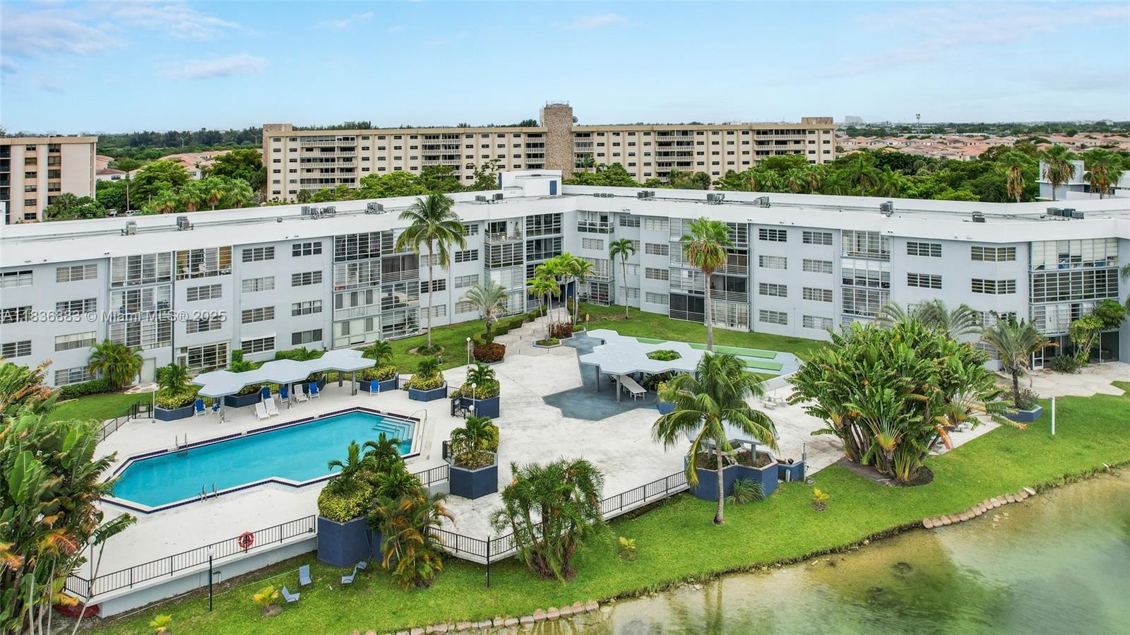 877 Ne 195th St 119 Property Photo 27