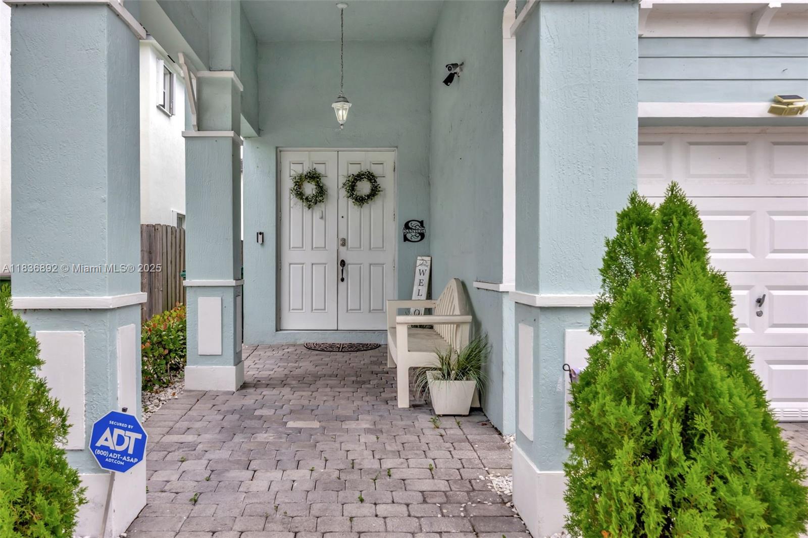 216 Ne 36th Ter Property Photo 5