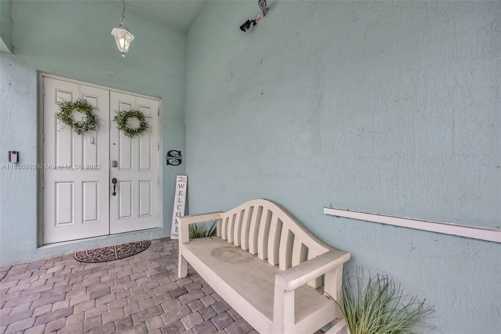 216 Ne 36th Ter Property Photo 6