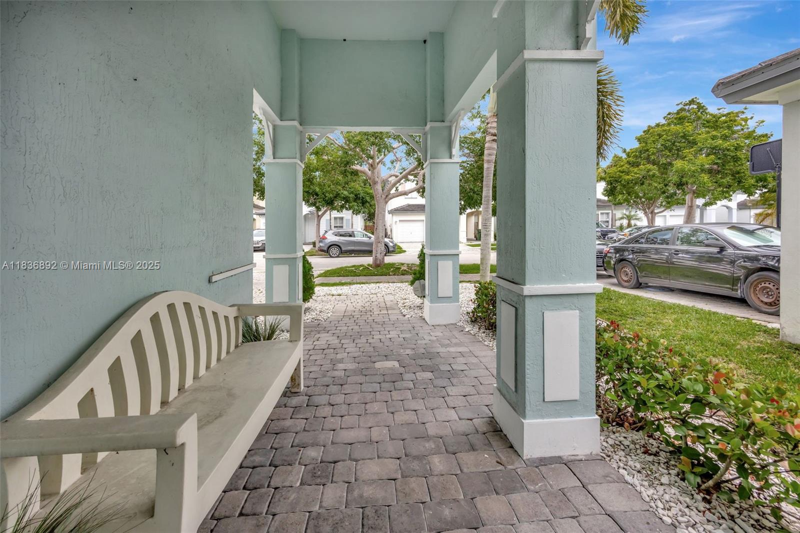 216 Ne 36th Ter Property Photo 7