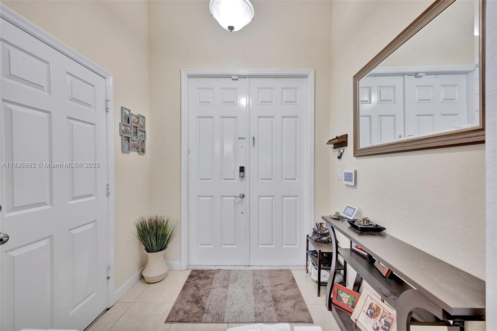 216 Ne 36th Ter Property Photo 8