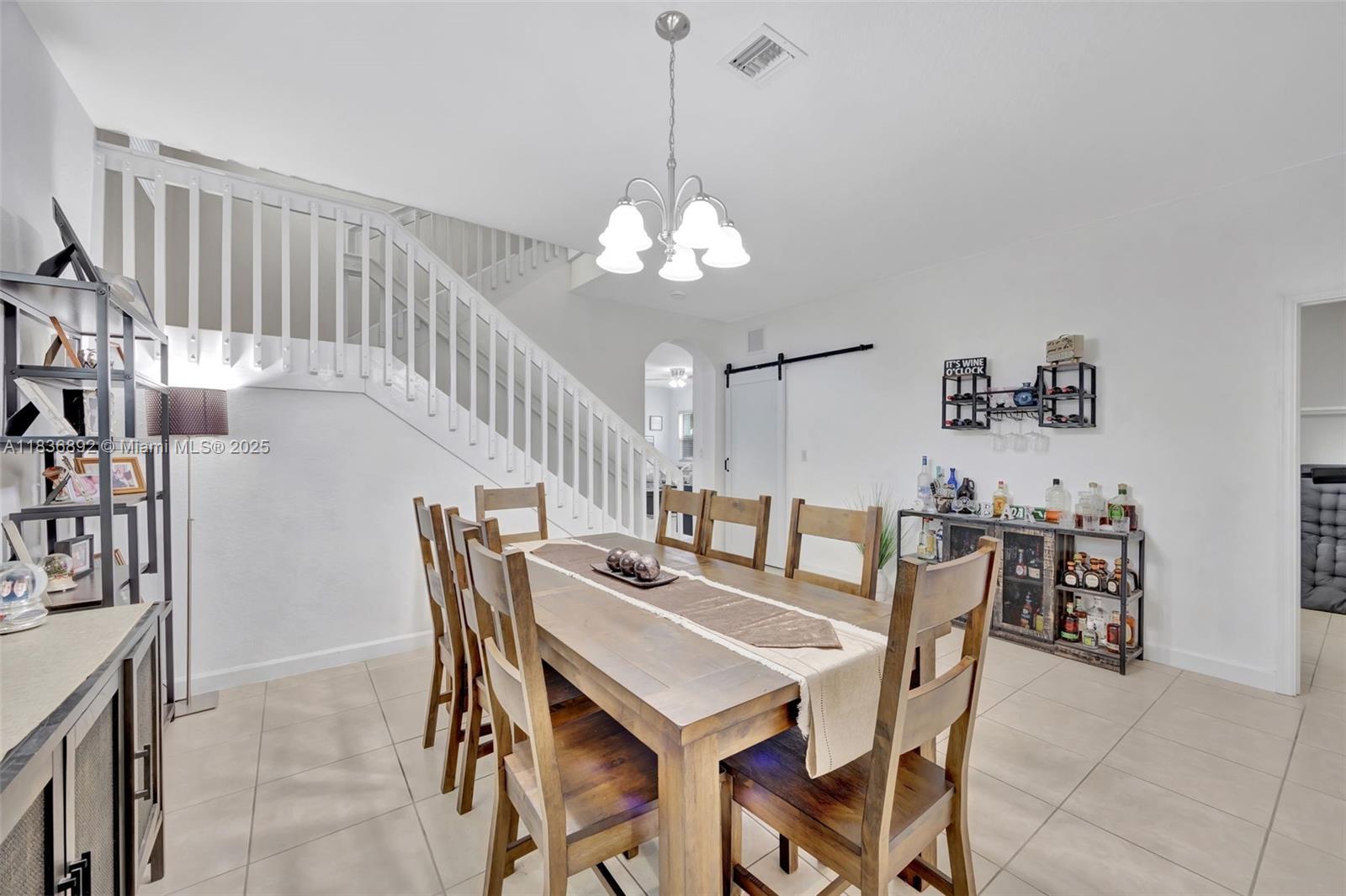 216 Ne 36th Ter Property Photo 12