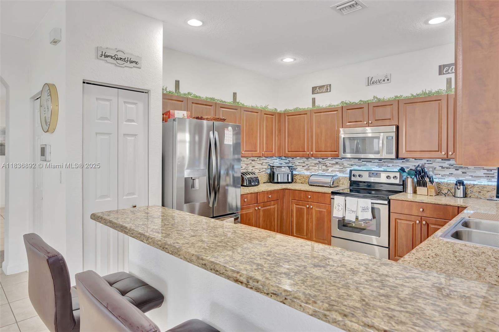 216 Ne 36th Ter Property Photo 13