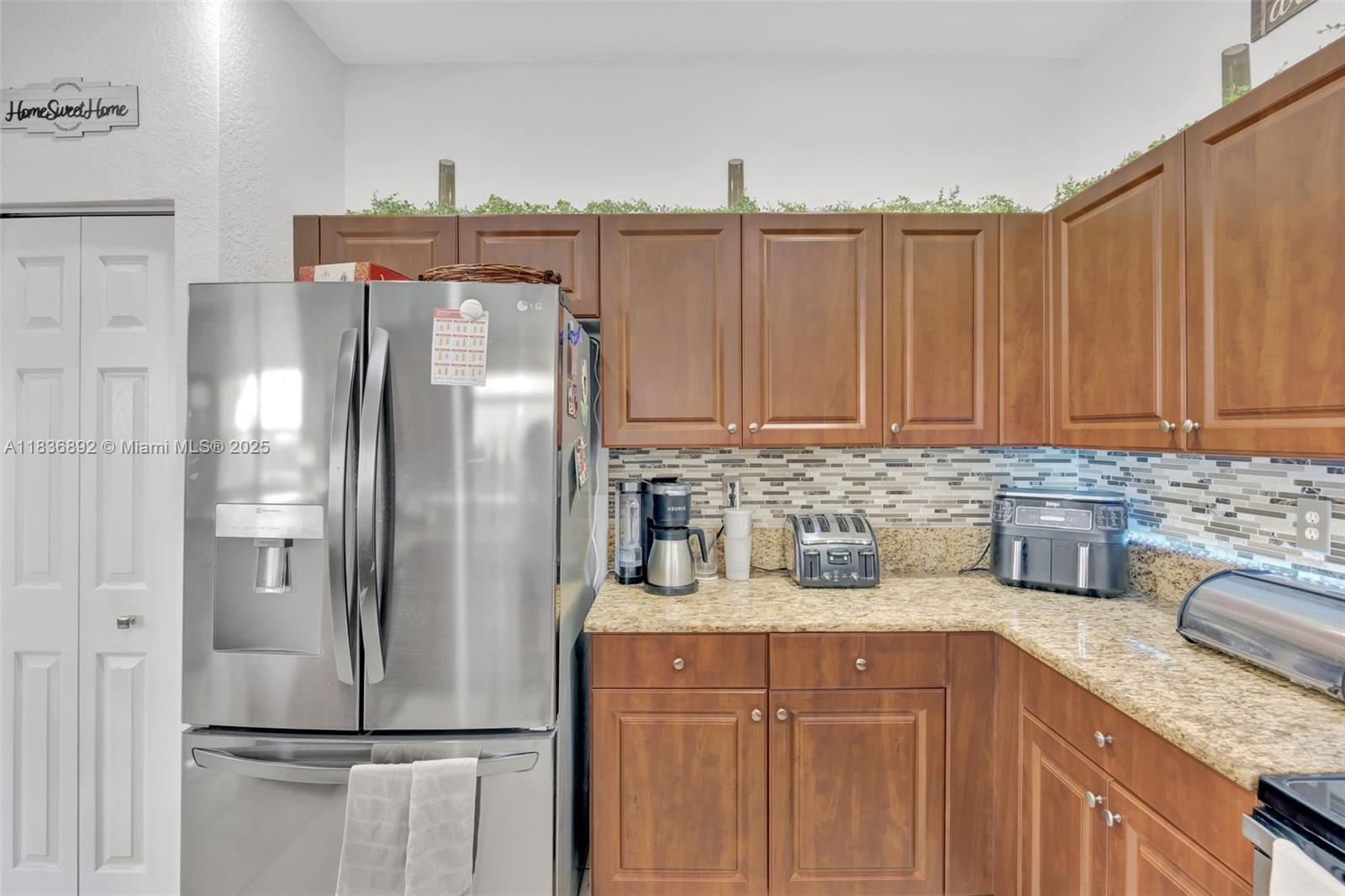 216 Ne 36th Ter Property Photo 17