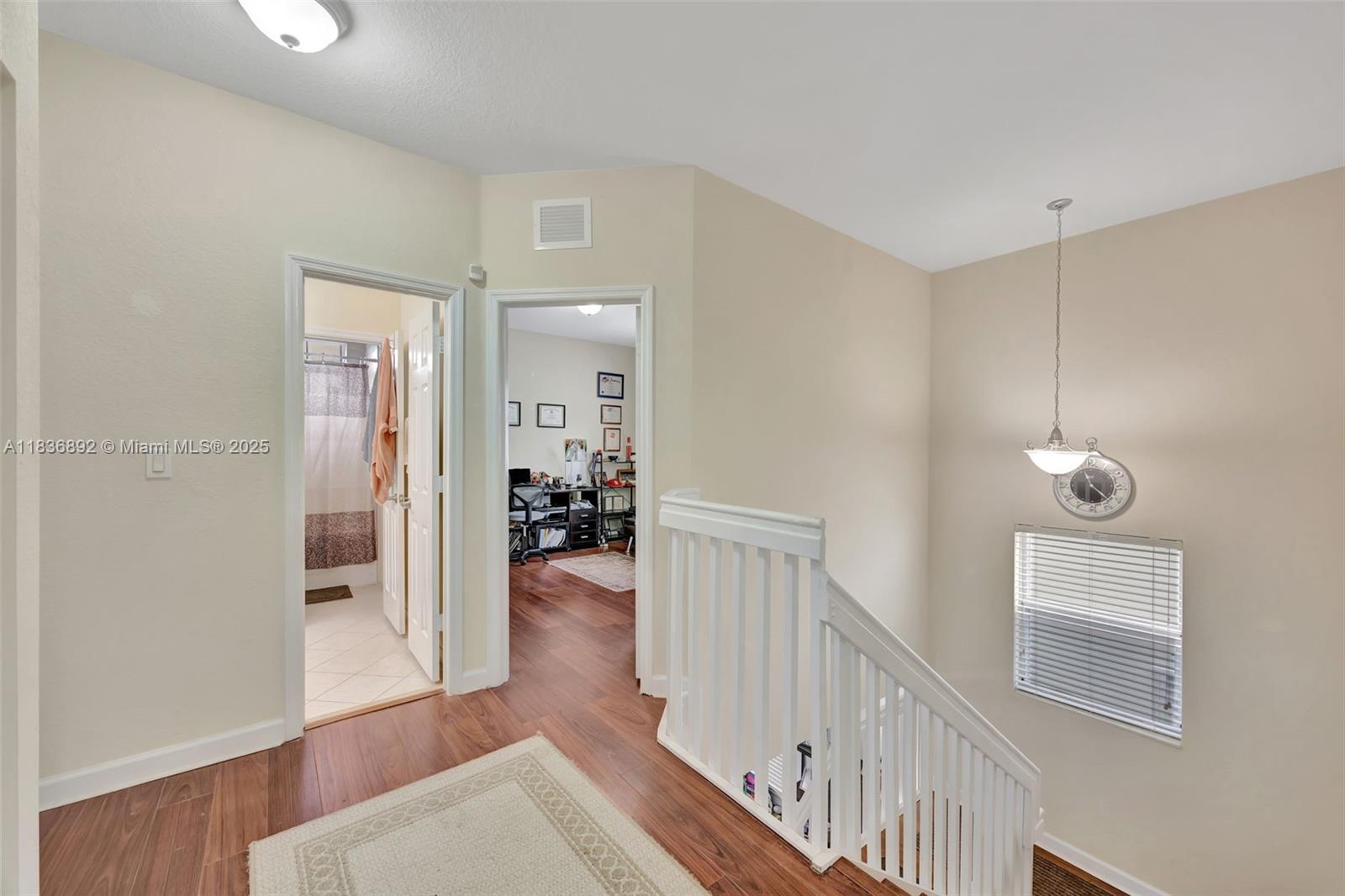 216 Ne 36th Ter Property Photo 32