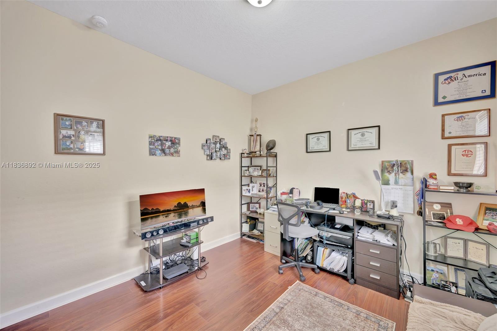 216 Ne 36th Ter Property Photo 35