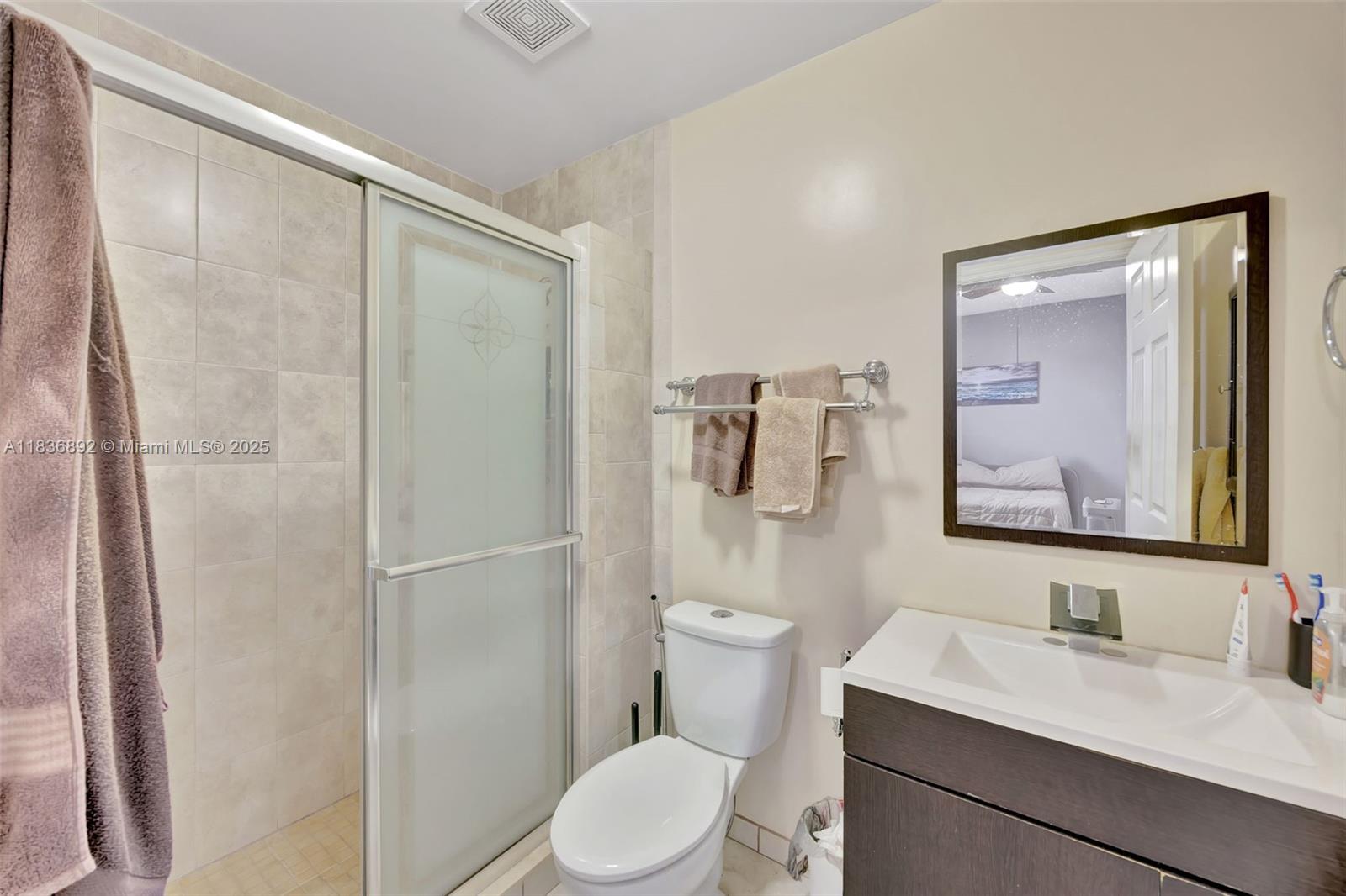 216 Ne 36th Ter Property Photo 46