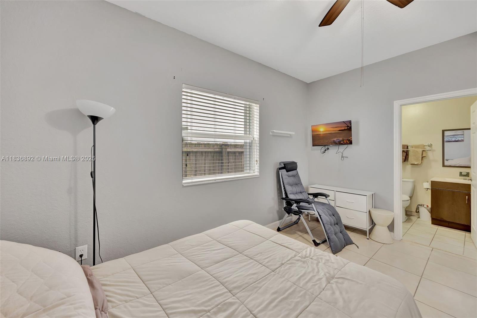 216 Ne 36th Ter Property Photo 51