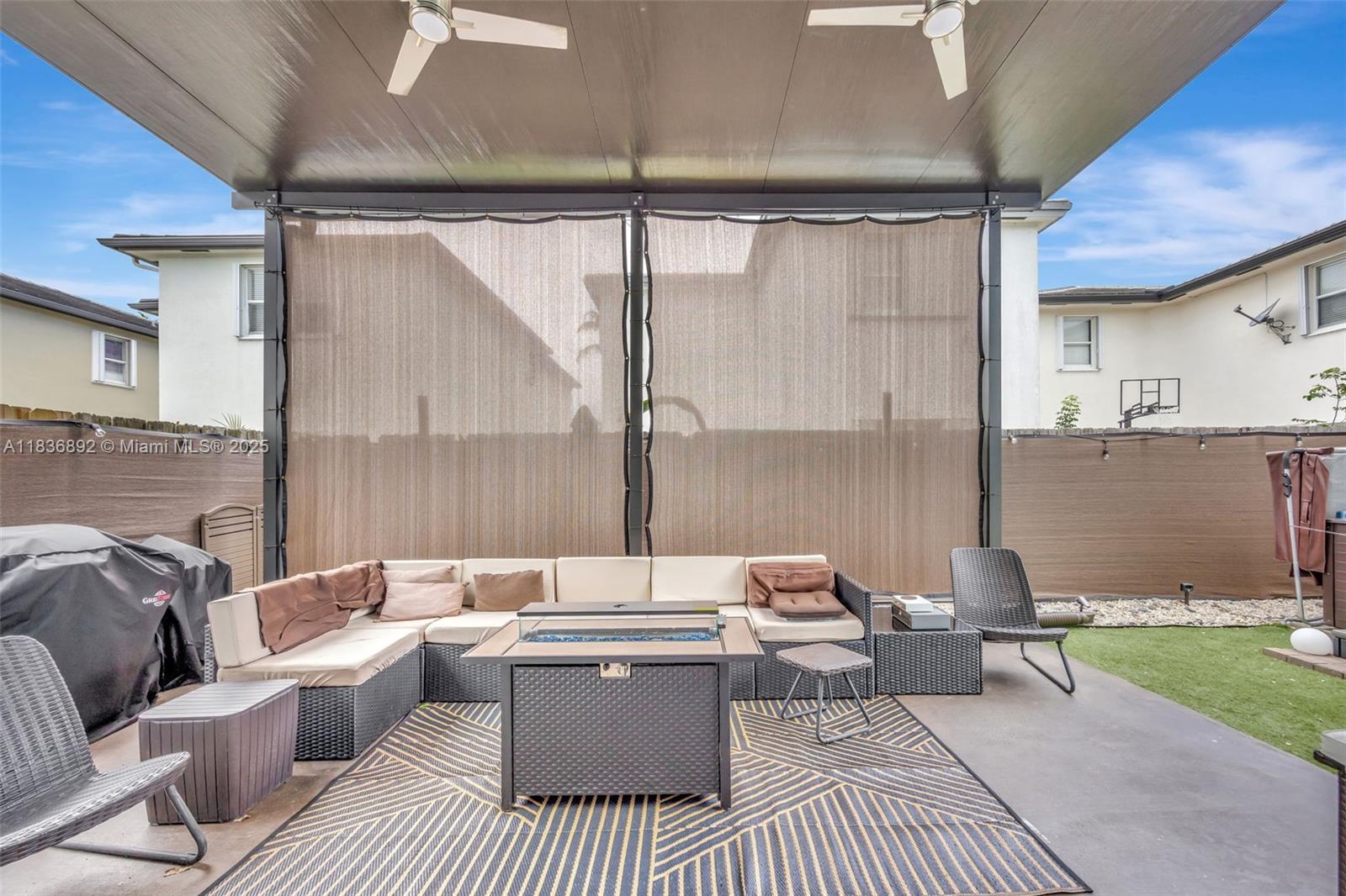 216 Ne 36th Ter Property Photo 58