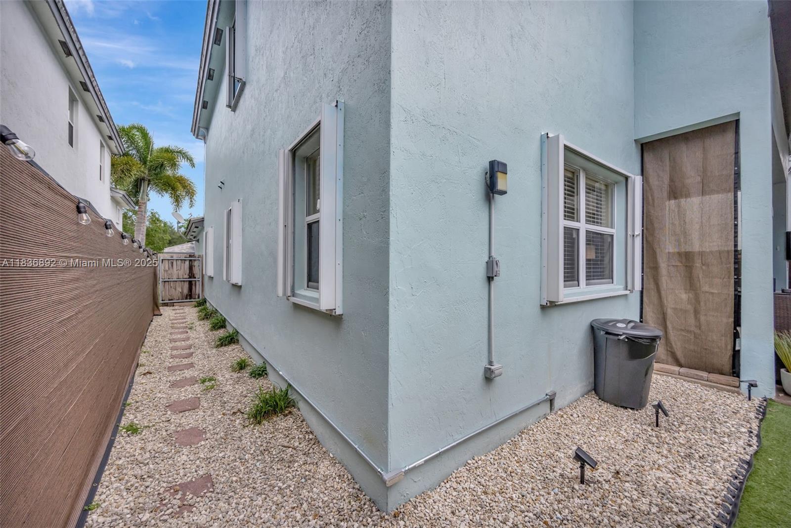 216 Ne 36th Ter Property Photo 66