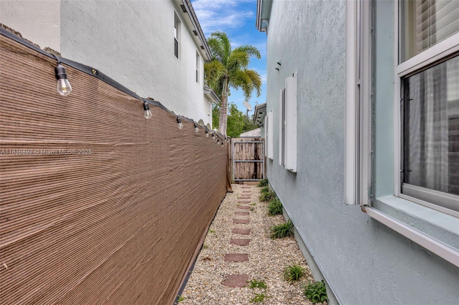 216 Ne 36th Ter Property Photo 67