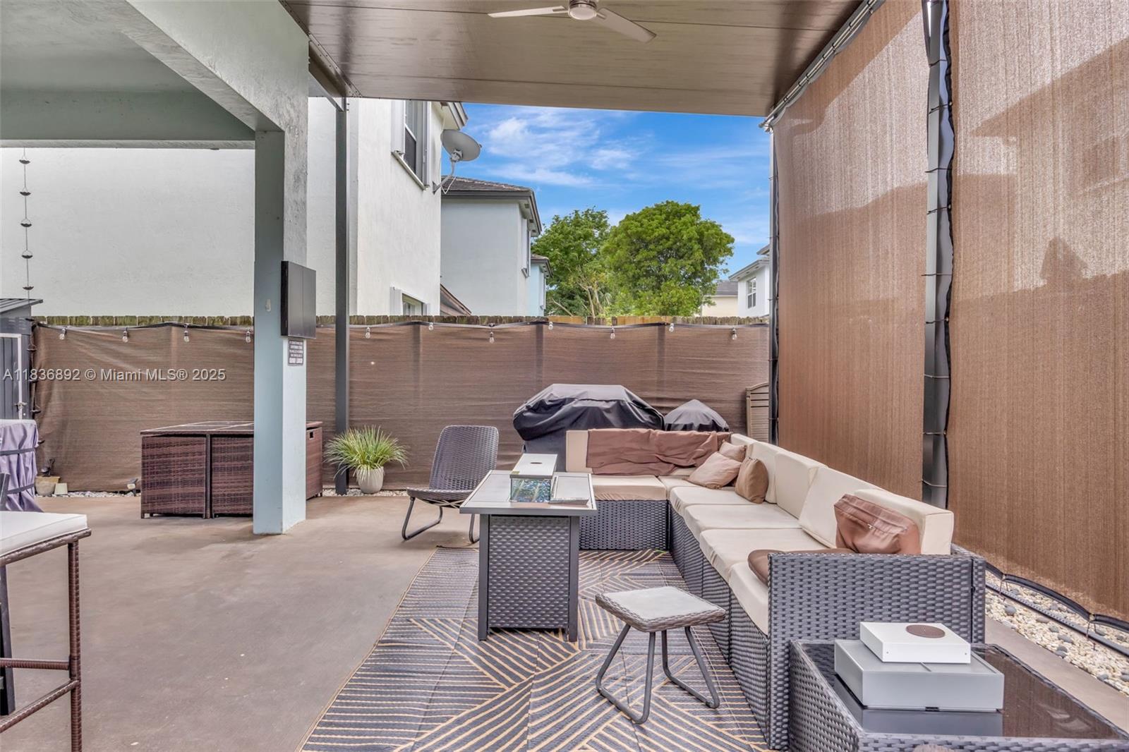 216 Ne 36th Ter Property Photo 68