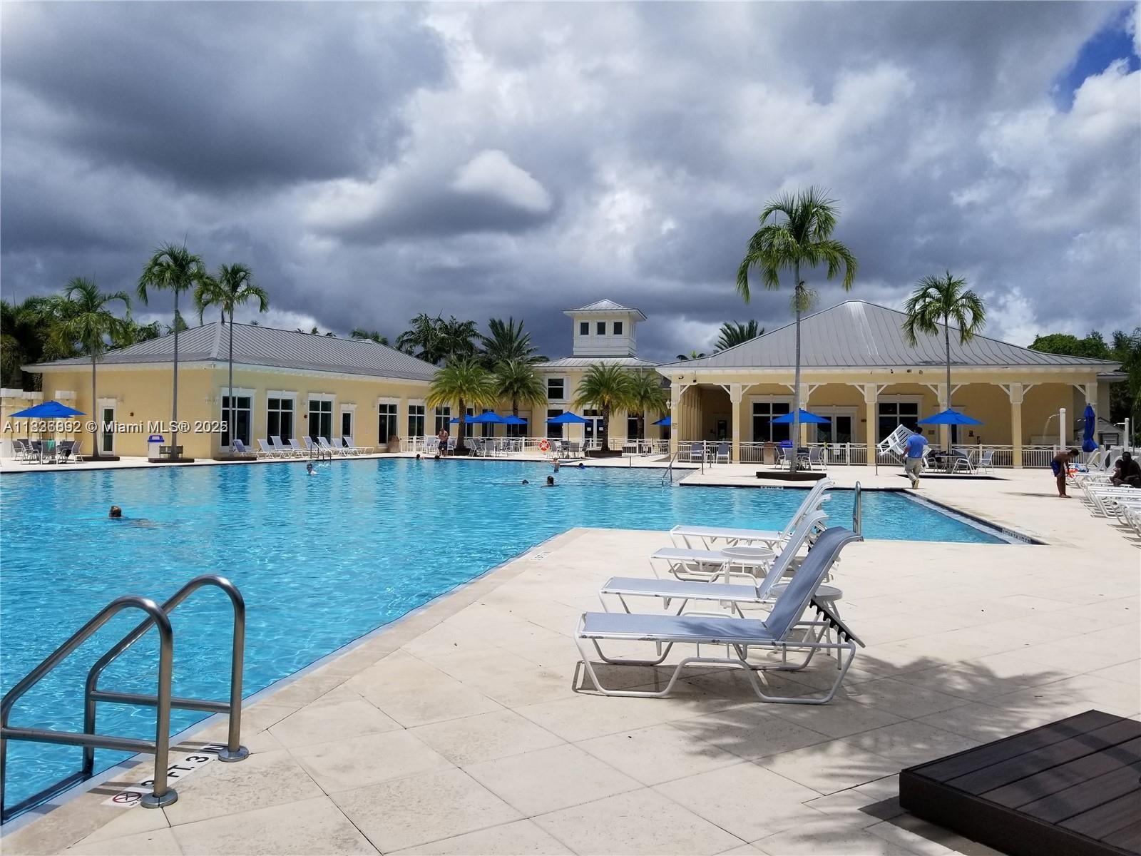 216 Ne 36th Ter Property Photo 75