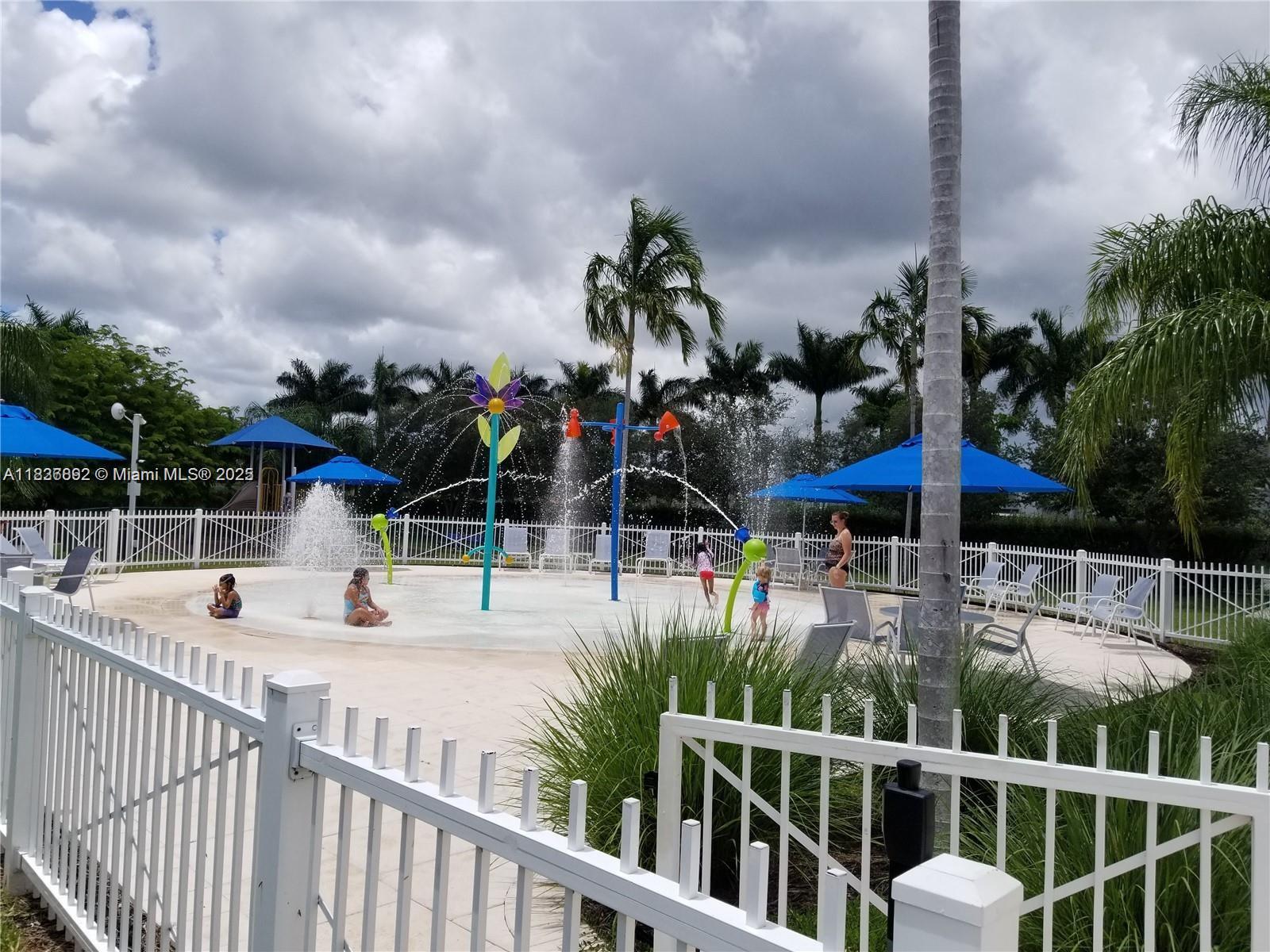 216 Ne 36th Ter Property Photo 76