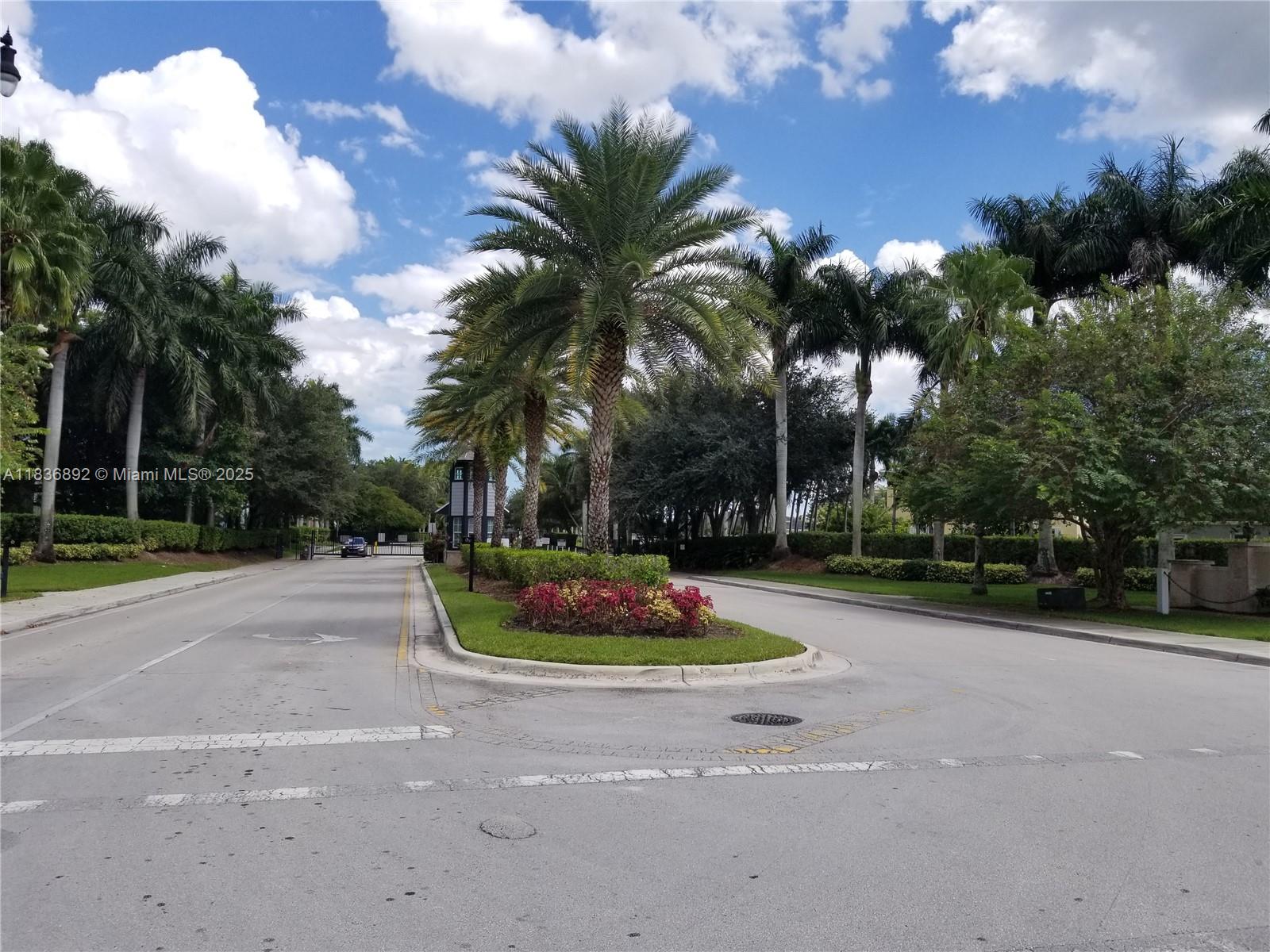 216 Ne 36th Ter Property Photo 81