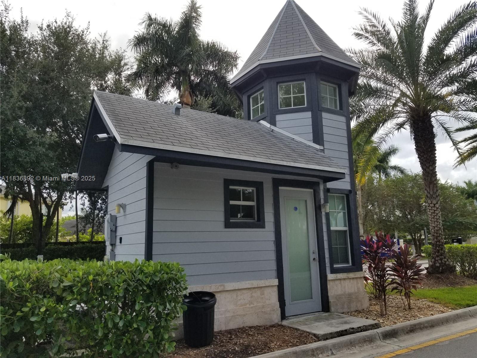 216 Ne 36th Ter Property Photo 83