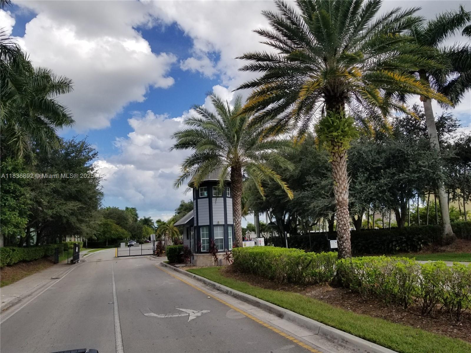 216 Ne 36th Ter Property Photo 84