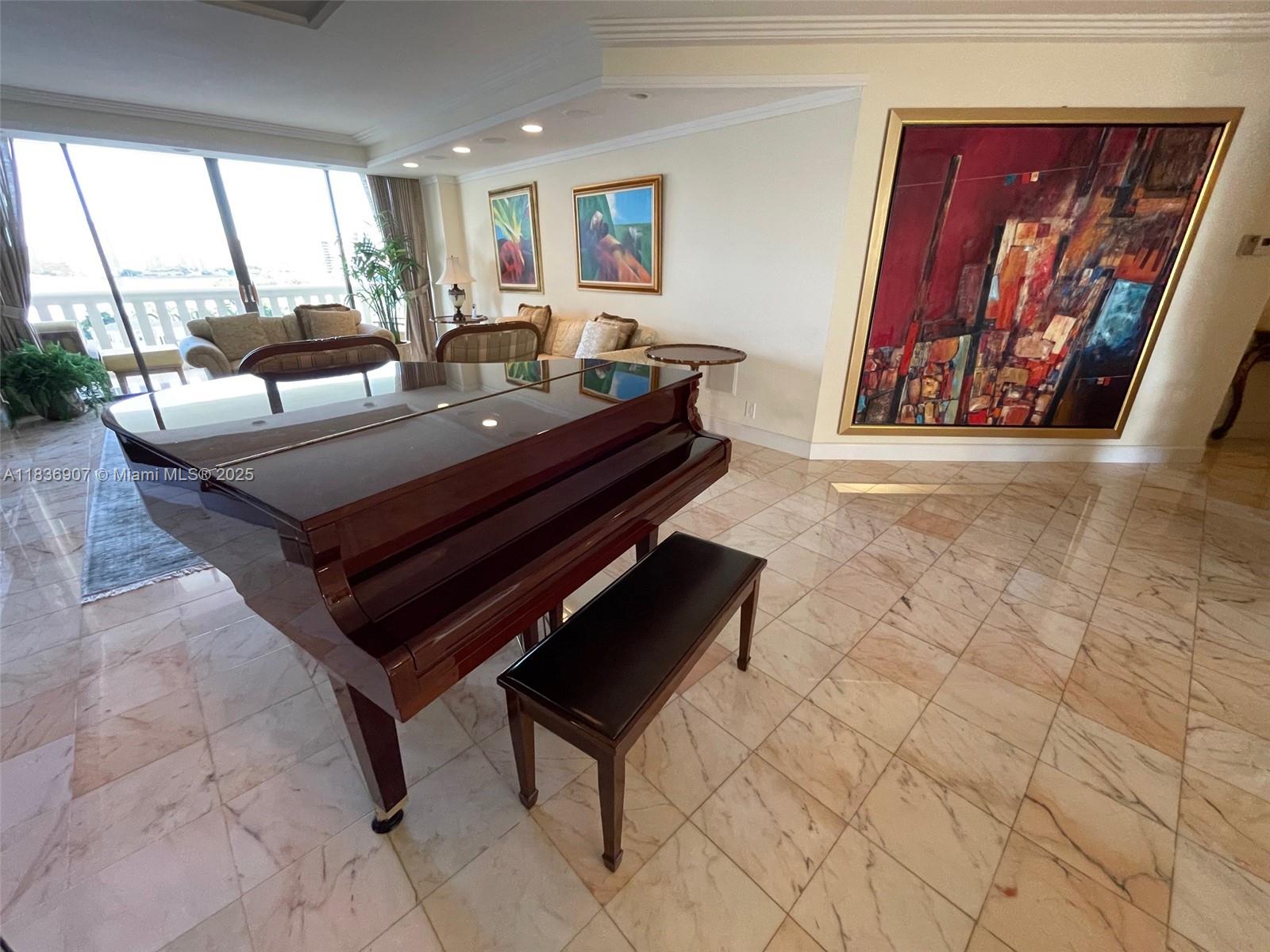 3000 Island Blvd 1103 Property Photo 4