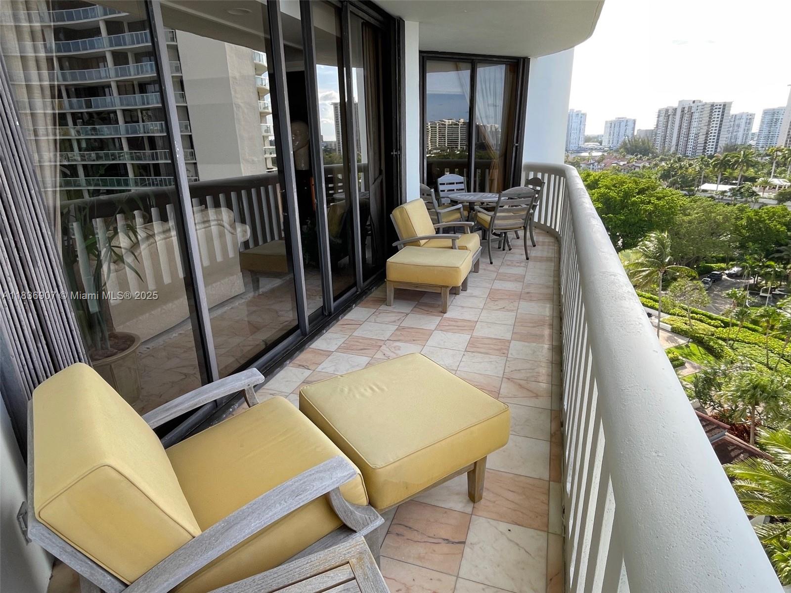 3000 Island Blvd 1103 Property Photo 15