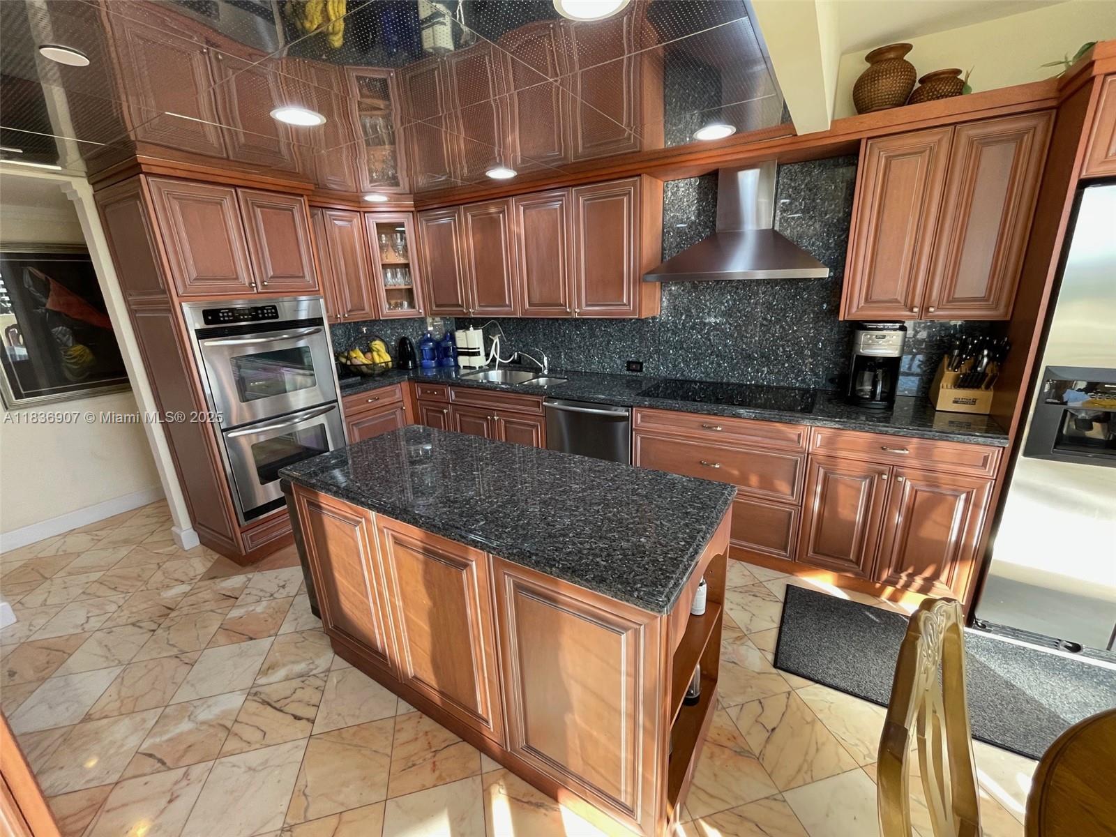 3000 Island Blvd 1103 Property Photo 19