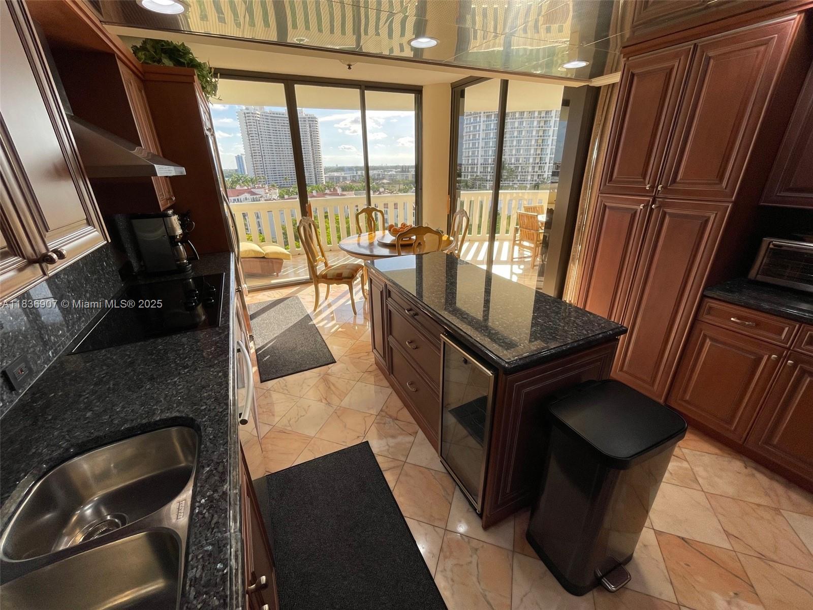 3000 Island Blvd 1103 Property Photo 22