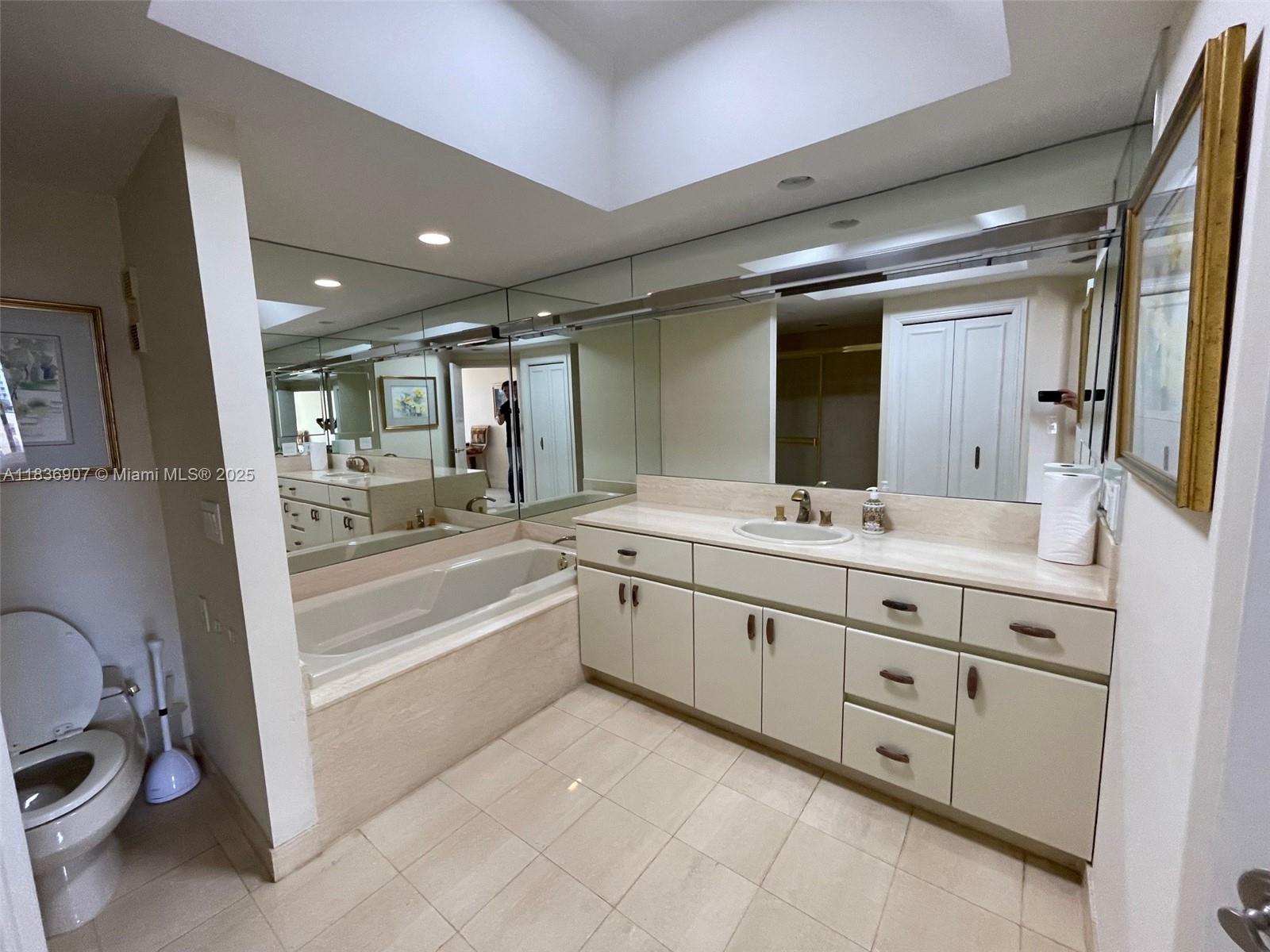 3000 Island Blvd 1103 Property Photo 26