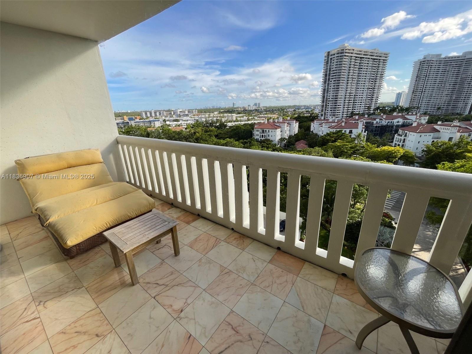 3000 Island Blvd 1103 Property Photo 30