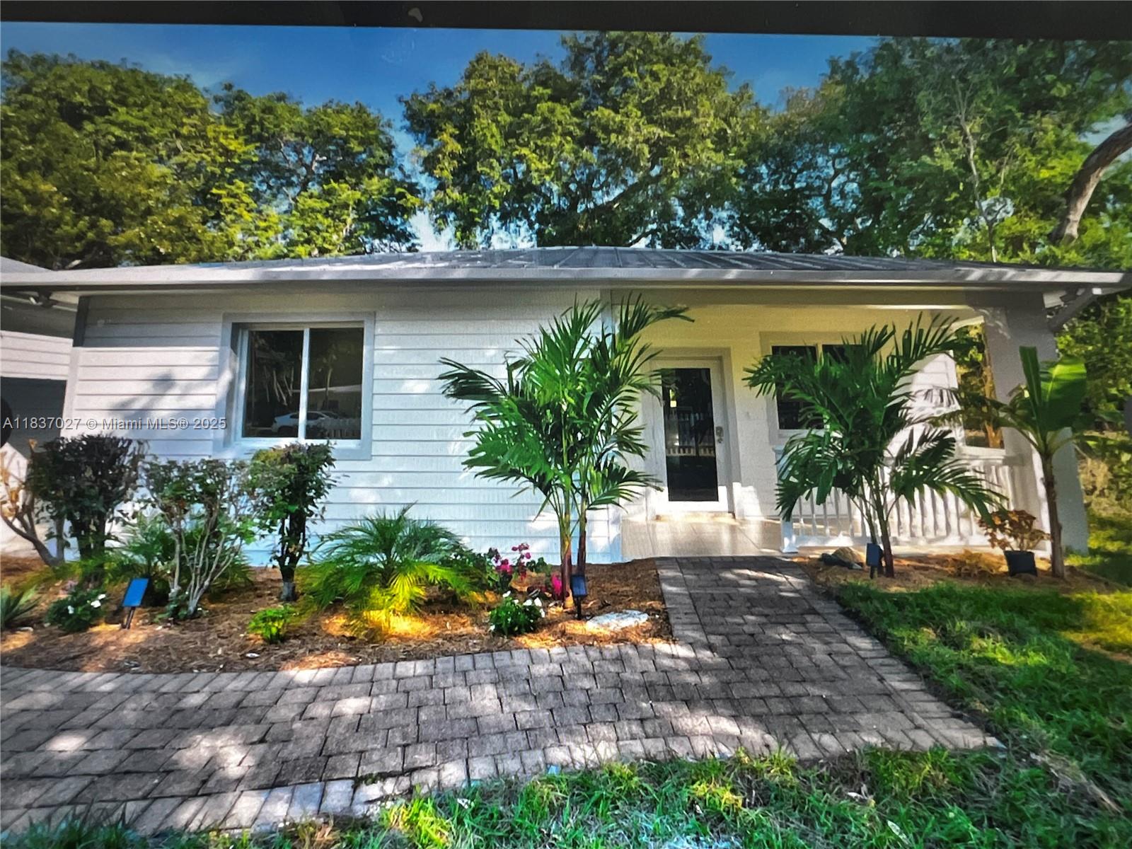 4 Transylvania Ave A Property Photo 1